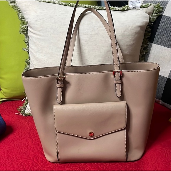 Michael Kors - Picture 1 of 1